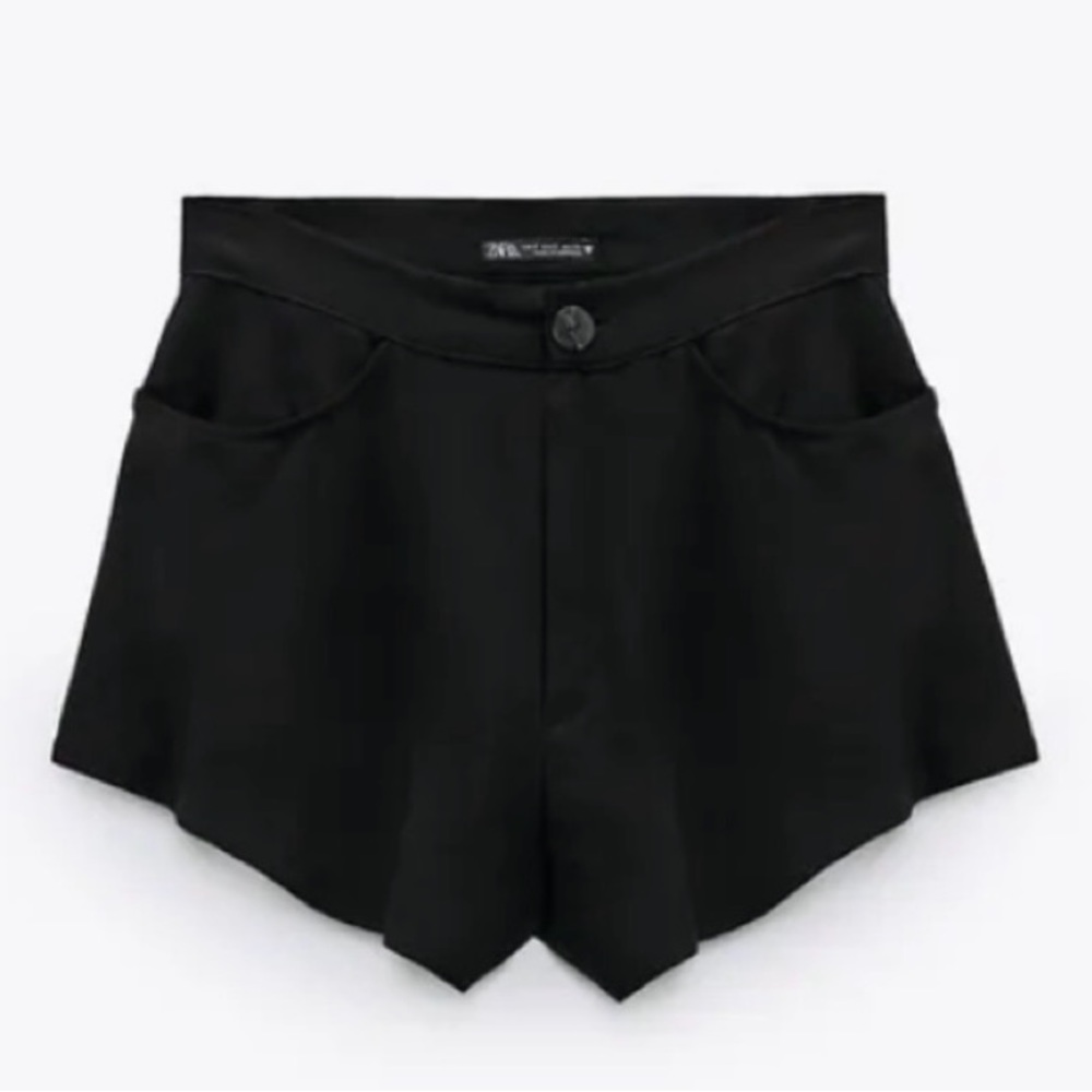 ZARA NWT Flowy Black shorts 🖤
